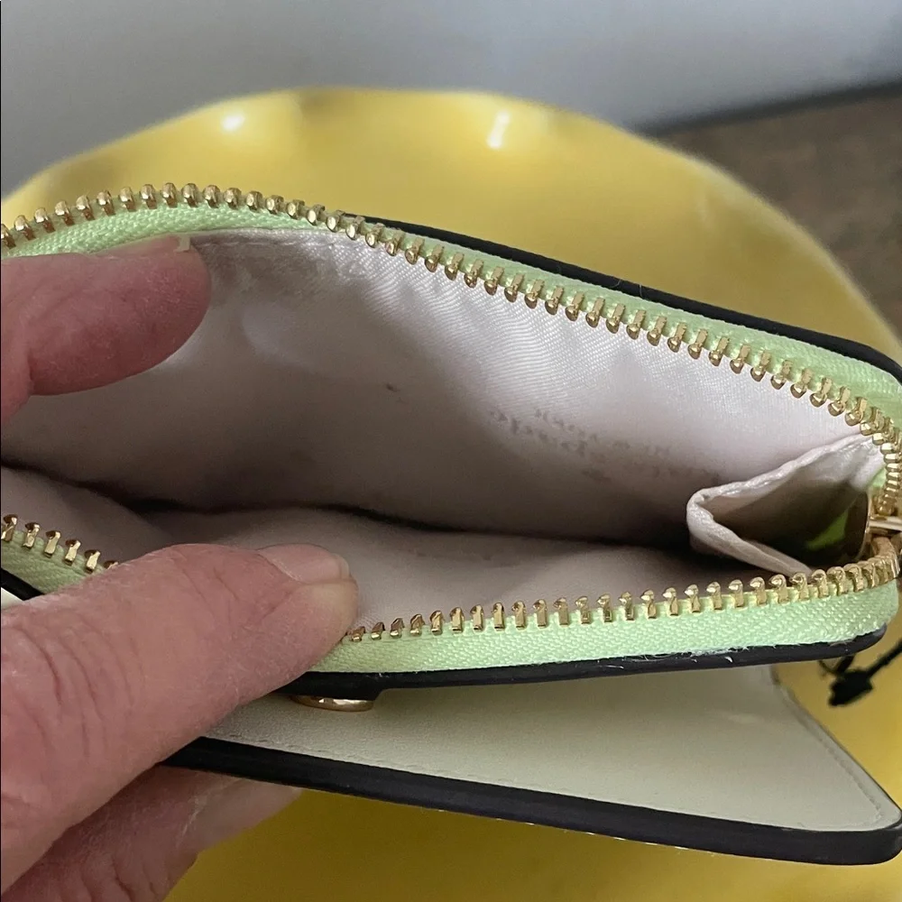 kate spade mint green zip-around wallet with gold logo - Picture 5 of 6